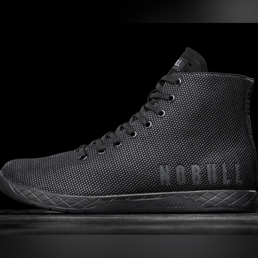 HIGH-TOP BLACK TRAINER (WOMEN'S)